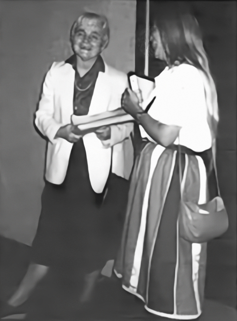 A black and white photo of Elisabeth Schuessler Fiorenza and an unidentified woman at the 1986 EWCI conference.